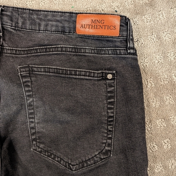 Mango Straight Leg Mid Rise Cropped Jeans Size 10 Faded Black - Picture 11 of 11